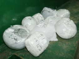 Desde el valle salen entre cuatro y cinco vuelos diarios cada uno con más de 300 kilos de pasta básica de cocaína. EFE / ARCHIVO