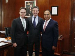 El funcionario federal y los ejecutivos estatales acuerdan mantener una comunicación permanente. TWITTER / @SEP_mx