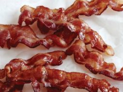 Consumir tocino, salchichas o jamón, aumentaría en un 18 por ciento el riesgo de padecer cáncer de colon y de estómago. ESPECIAL / ARCHIVO