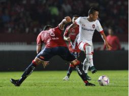 Christian Cueva, del Toluca, fue expulsado por una entrada sin intención. MEXSPORT / ARCHIVO