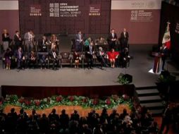 El Presidente de la República inaugura la Cumbre Global de Gobierno Abierto 2015 en el Palacio de Bellas Artes. TWITTER / @PresidenciaMX
