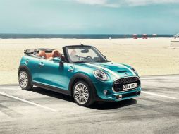 En este modelo la apertura de capota se completará en 18 segundos y podrá ser protagonista de momentos espectaculares. ESPECIAL /