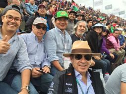 En su cuenta en Twitter, el panista subió una imagen al lado de otros aficionados. TWITTER / felipecalderon