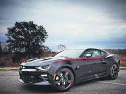 El Mustang y el Challenger tienen en el Camaro  2016 a un digno rival. ESPECIAL / C. Álvarez