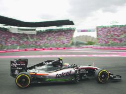 El piloto Sergio Pérez aseguró que el coche estuvo más allá de lo posible para poder largar desde el noveno sitio. AP / C. Palma