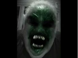 El cantante sorprendió gracias al peculiar saludo. TWITTER / _vicentefdez