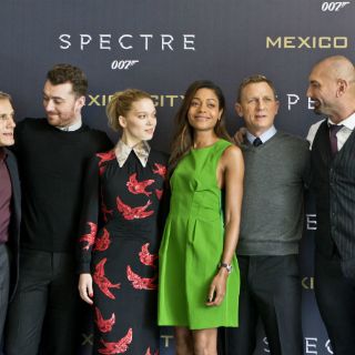 Mancera visita a elenco de 'Spectre'