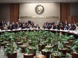 El INE confirma que procederán con la pérdida de registro y se remiten los proyectos a discusión. NTX / ARCHIVO