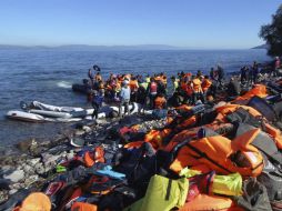 La embarcación se hundió cerca de la costa. EFE / S. Balaskas