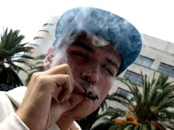 La Cofepris recuerda que el consumo de mariguana que la Corte avaló debe ser sin afectar a terceros. NTX / ARCHIVO