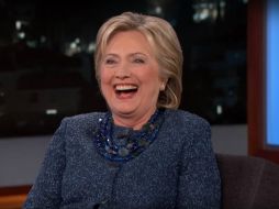 Hillary señala que, de ganar, su esposo podría ser llamado ''primer caballero o segundo de a bordo''. YOUTUBE / Jimmy Kimmel Live