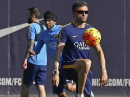 Luis Enrique ha destacado el rol defensivo y ofensivo del uruguayo Luis Suárez y el brasileño Neymar Jr. EFE / T. Albir