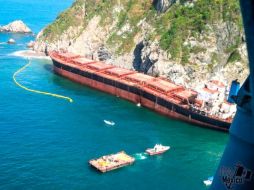 La empresa responsable del buque asegura que llevará a cabo los trabajos de extracción de aceite en cuatro semanas. TWITTER / @SEMAR_mx