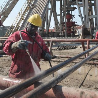 Precios del crudo alcanzarán los 80 dólares hasta 2020: AIE