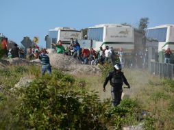 El gobierno del estado por su parte informa que en estos hechos resultó herido el agente Elvis Hernández. EFE / L. Ocampo
