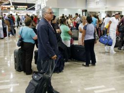 Revisar el sitio web de la aerolínea días antes y pesar el equipaje, algunos consejos. EL INFORMADOR / ARCHIVO