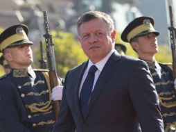 ''Estamos confrontados a una tercera guerra mundial contra la humanidad, y eso nos une'', dijo Abdalá II a la prensa. EFE / V. Xhemaj