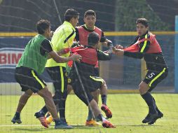 Tras la pequeña pelea, el entrenamento continuó de forma normal. MEXSPORT / J. Ramírez