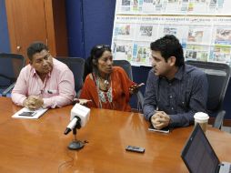 Sandra Espinosa, de la Unión de Artesanos, y Hugo Luna (der.), jefe de Gabinete, debatieron sobre el tema. YOUTUBE / El Informador