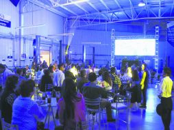 Los asistentes a una de las agencias del Grupo Plasencia disfrutaron de la celebración, y algunos fueron premiados. EL INFORMADOR / A. Hinojosa