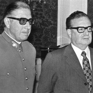 Ponen cara a cara a Pinochet y Allende en un cómic