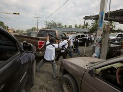 En enero se registró un enfrentamiento entre policías federales e integrantes de autodefensas en Apatzingán, Michoacán. AP / ARCHIVO