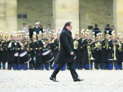 François Hollande prometió responder a los terroristas con asistencia a conciertos y a los estadios de futbol. AFP /