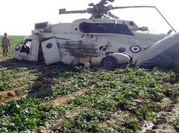 La nave se precipitó sobre la carretera que une El Cairo con la ciudad de Ismailia. EFE /