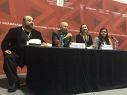 El escritor y la soprano se reunieron en la FIL de Guadalajara para hablar sobre proyecto artístico. EL INFORMADOR / E. Esparza