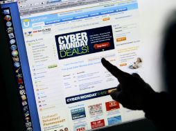 Este año, los compradores están ligeramente por debajo de los 126.9 millones que lo hicieron el mismo día del año pasado. AP / ARCHIVO
