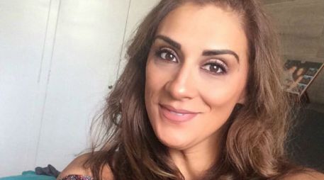 Azalia pide que no tiren su dinero en votos para el programa. TWITTER / @azalialanegra