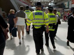 La policía reabrió el tráfico en la zona y poco después descartaron que se tratara de una amenaza. AFP / ARCHIVO
