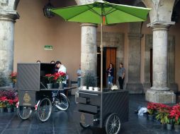 Los nuevos puestos semifijos, pérgolas, carritos y triciclos para comerciantes serán propiedad del Ayuntamiento. TWITTER / @GuadalajaraGob