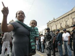 Los comerciantes se quejan de agresiones por parte de la policía. EL INFORMADOR / R. Tamayo