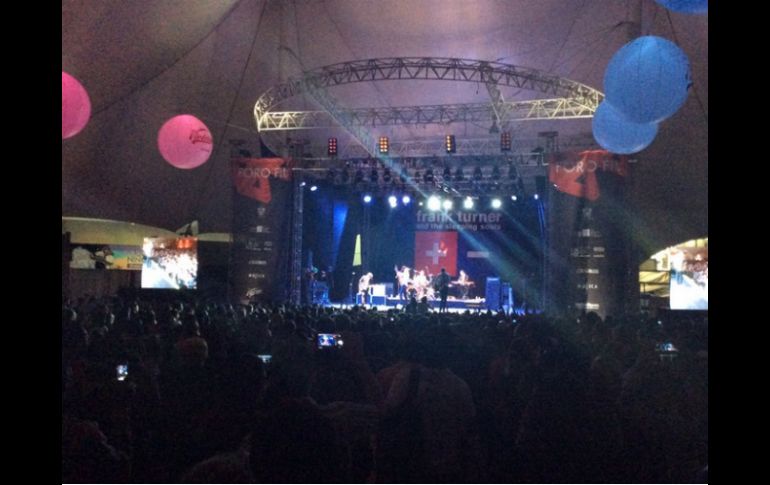 Un momento importante fue cuando sorprendió al público cantando parte de sus canciones en español. TWITTER / @culturaudeg