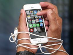 Señalan que la ''nomofobia'' está relacionada con la baja autoestima y la dificultad de relacionarse con otros. NTX / J. A. Ávila