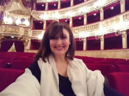 La mezzosoprano se siente privilegiada de poder realizar su presentación en el Teatro San Carlo. TWITTER / @MaJMontiel
