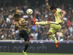 El daño en su pierna fue producto de una fuerte jugada con Javier Cortés durante la semifinal, en contra de los Pumas. AP / C. Palma
