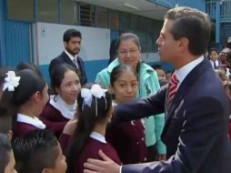 Visitó, acompañado por el secretario de Educación Pública, Aurelio Nuño, la escuela primaria Rodolfo Menéndez. YOUTUBE / Gobierno de la República