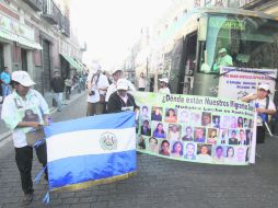 Las mujeres cuyos hijos desaparecieron realizan una vez al año el recorrido que habrían hecho sus familiares. SUN /