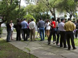 En distintos edificios de Villahermosa, las personas salieron a las calles al momento de que se presentó el movimiento telúrico. NTX / ARCHIVO
