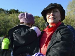 La actriz ayudará a las ONG y a voluntarios que acogen a los refugiados a su llegada. EFE / P. Balaskas