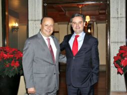 César Duarte (i) y Nuño (d) acordaron mantener una estrecha comunicación. TWITTER / @aurelionuno