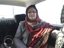 Joyenda, una de dos mujeres gobernadoras en Afganistán, es objeto de una intensa presión de figuras religiosas y políticos locales. EFE / B. Khan