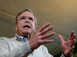 Bush pareció disfrutar su nuevo papel como el crítico número uno del precandidato republicano. AP / M. Schwalm