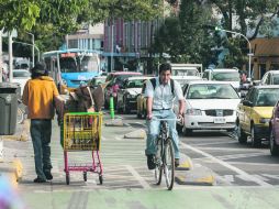 Con las modificaciones a la ciclovía de Avenida La Paz, los usuarios podrán transitar con mucha más seguridad. EL INFORMADOR / R. Tamayo