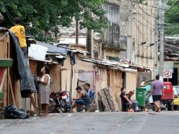 Damnificados por las inundaciones en las calles de la capital paraguaya. EFE / A. Cristaldo