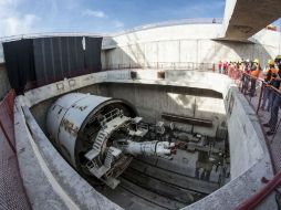 Para el armado de la tuneladora, que perforará 5.3 kilómetros para la Línea 3 del Tren Ligero, laboran 60 personas. EL INFORMADOR / R. Tamayo