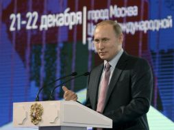 Putin destaca en el foro ''Internet-Economía'' que el volumen de sectores vinculados con Internet supone el 16 por ciento del PIB. AP / A. Nikolsky
