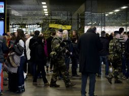 Se han efectuado dos mil 898 registros en toda Francia, con un saldo de 346 detenidos y 51 condenados. AFP / R. Gabalda